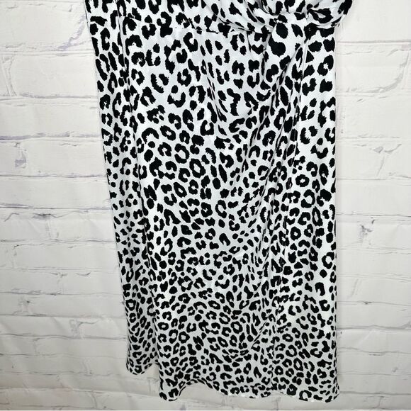 Express medium animal print dress - Picture 4 of 9